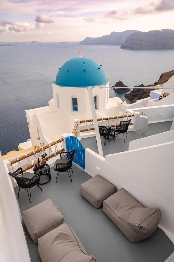 Luxus Vip Suites Oía Exterior photo
