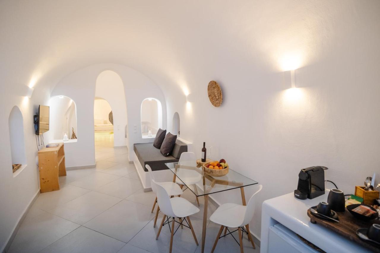 Luxus Vip Suites Oía Exterior photo