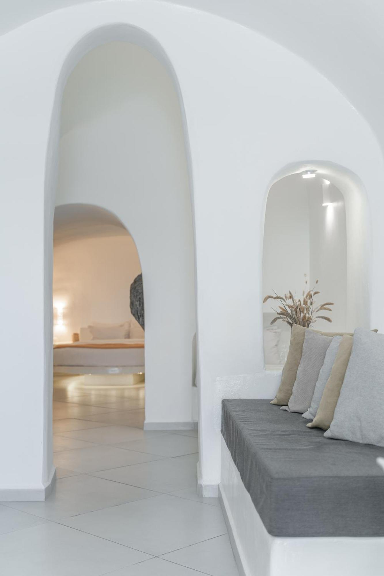 Luxus Vip Suites Oía Exterior photo
