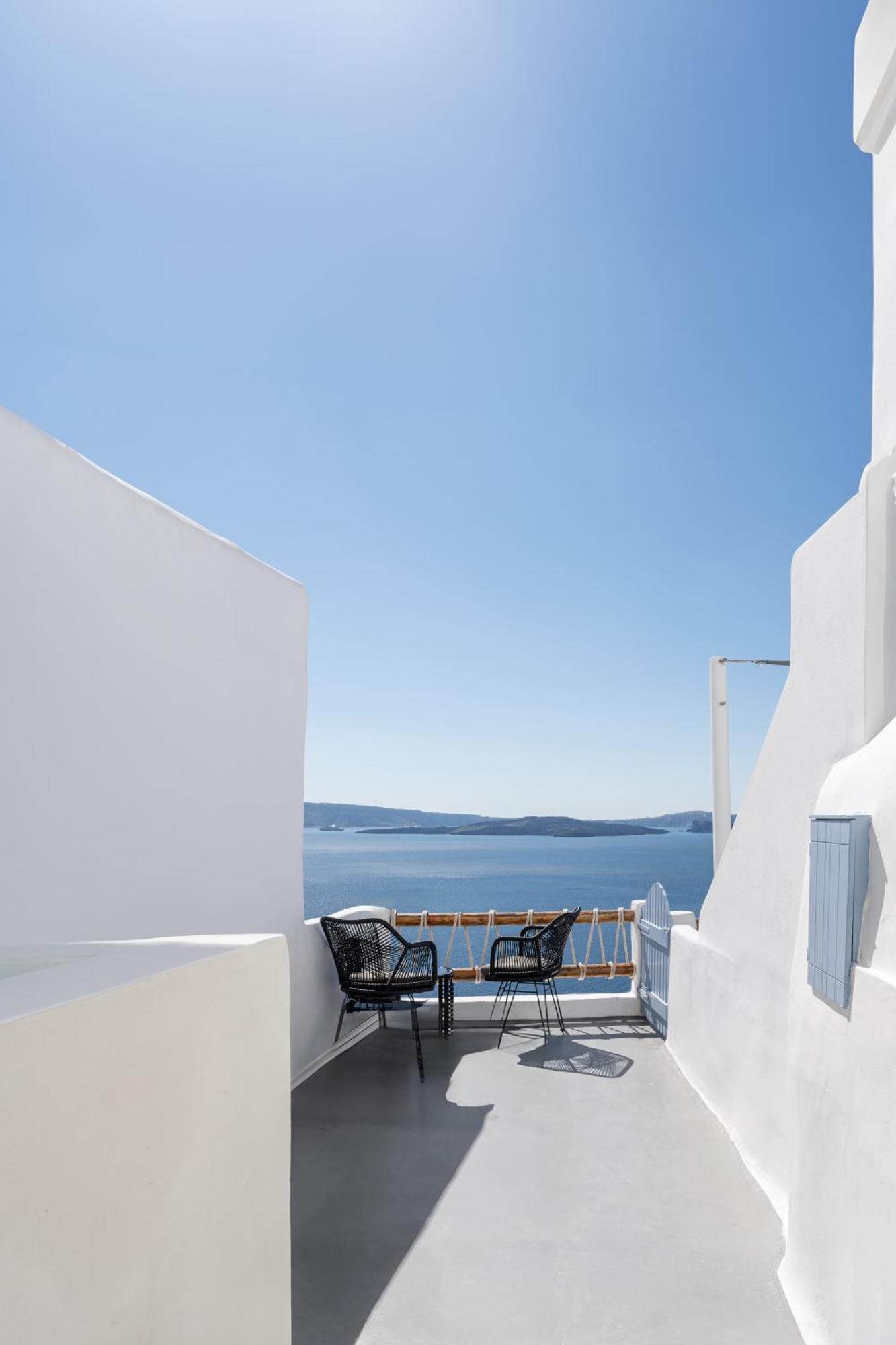 Luxus Vip Suites Oía Exterior photo