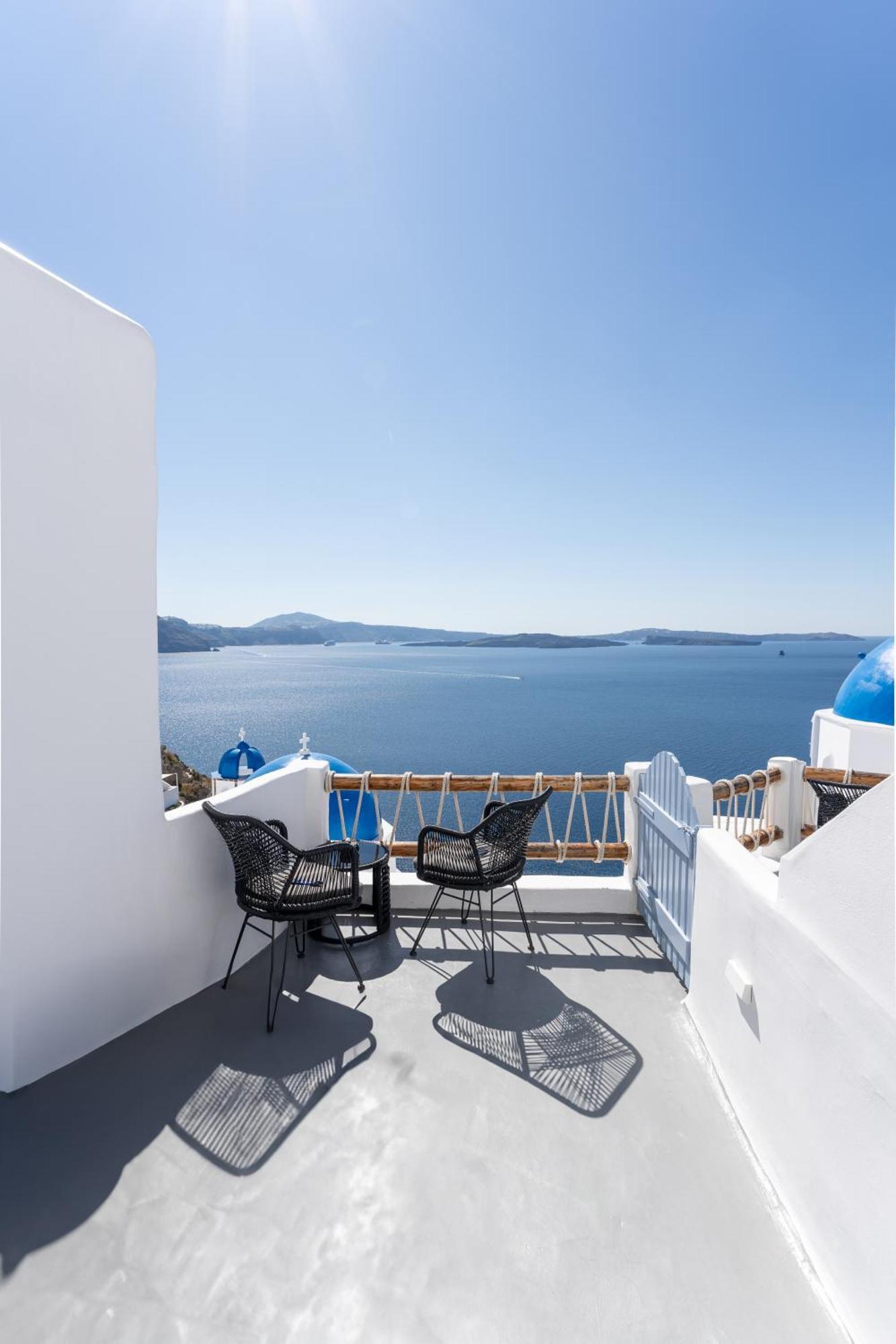 Luxus Vip Suites Oía Exterior photo